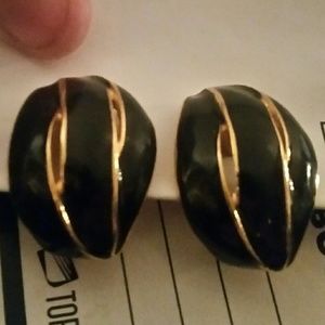 Vintage Avon Black and Gold Clip On Earrings.